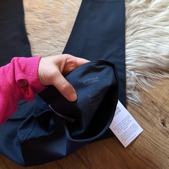 GIRLFRIEND COLLECTIVE High-Rise Compression 7/8 Leggings In Navy Blue - Picture 5 of 7